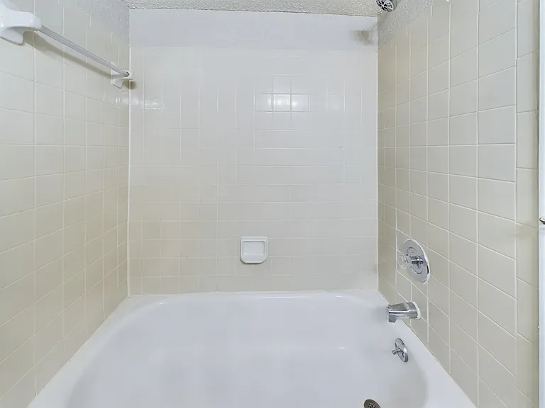 9511 Shannon Green Dr #E — Photo 22