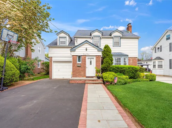 1515 Kenneth Avenue, Baldwin, NY 11510