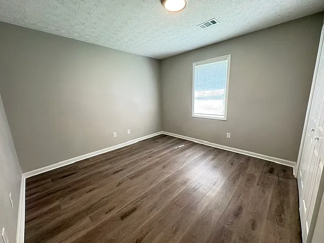 1000 Wehring Ln — Photo 10