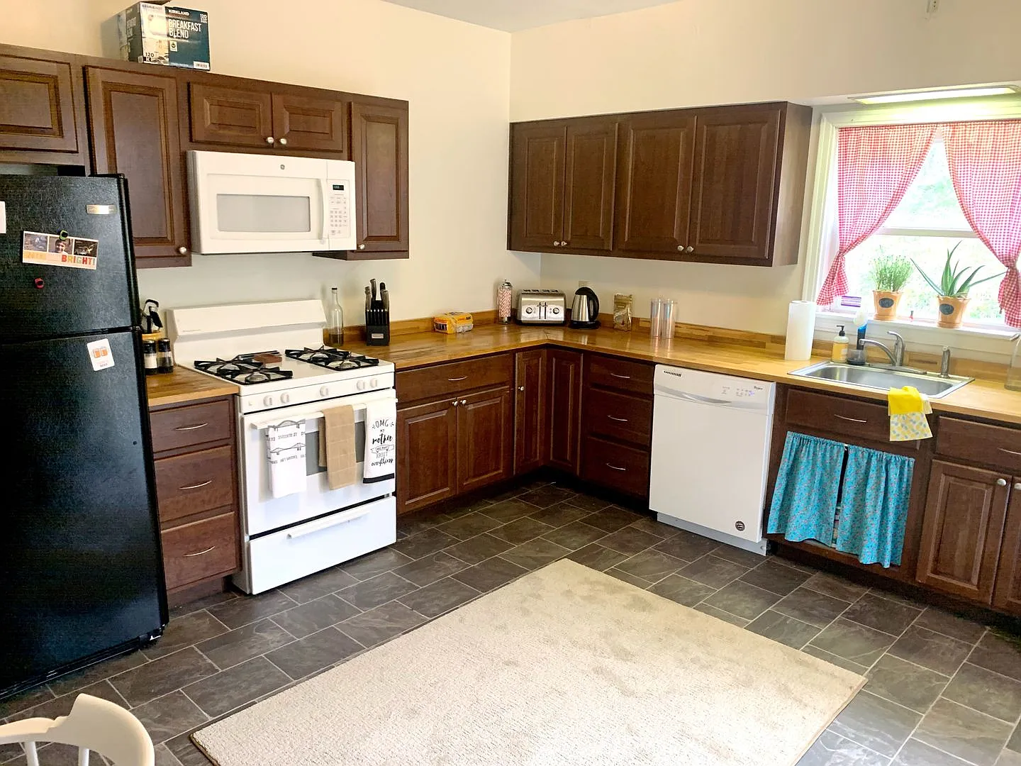 40 Gregory St photo 1