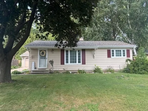 870 Concordia Ave, Oshkosh, WI 54902