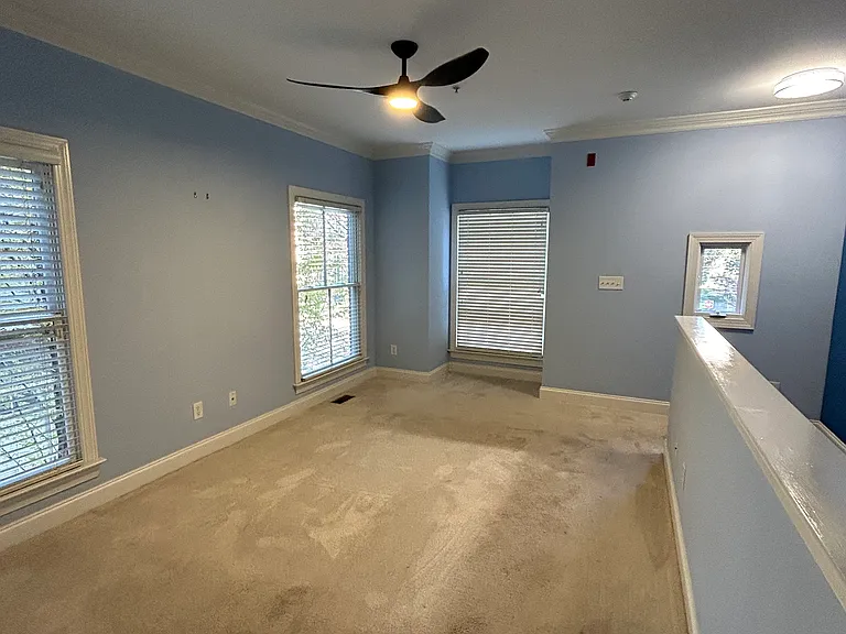 622 N Elm St #H — Photo 15