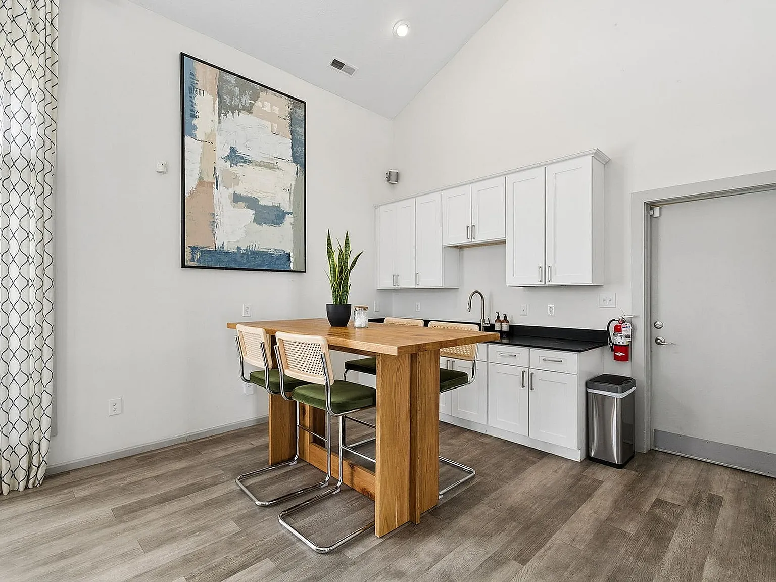 Enclave at Albany Park — Photo 4