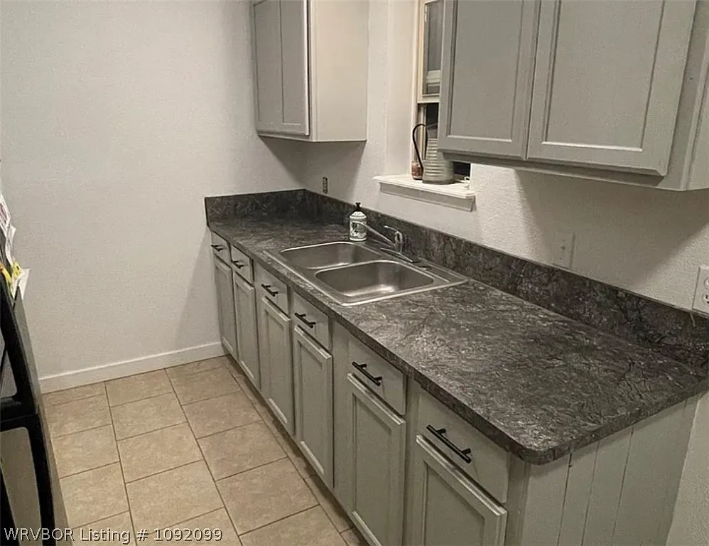 3 bed, 1.5 bath, 1161 sqft, $1,050 — Photo 4