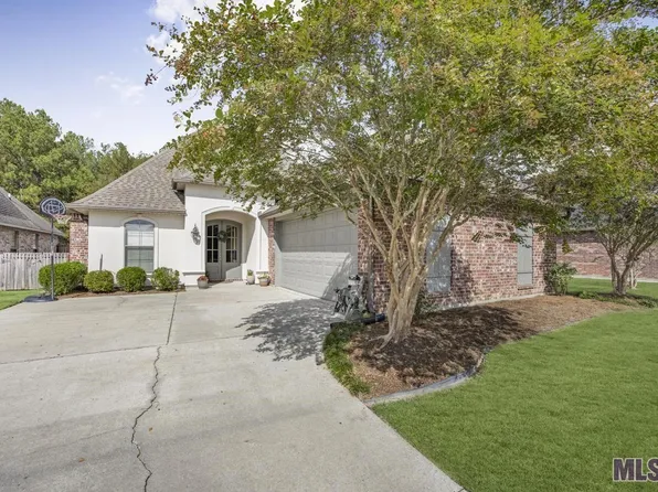 10049 Chanel Dr, Denham Springs, LA 70706