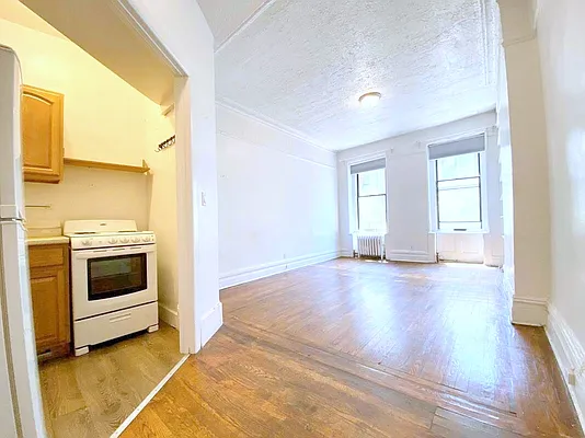 Rented by Manhattan Spaces | media 35