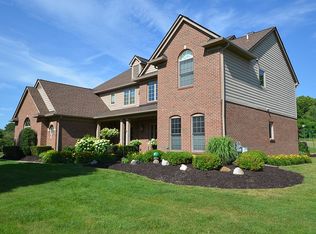 7208 Ingomar Ln, Clarkston, MI 48348