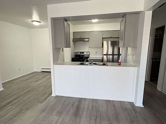 3rd image of 695 Capital Ave NE #32A