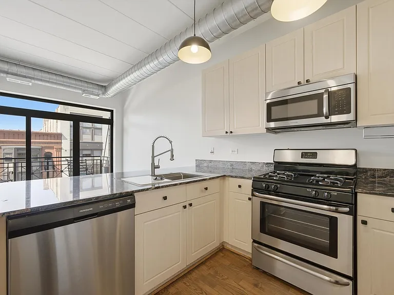 1155 W Madison St #507 — Photo 20