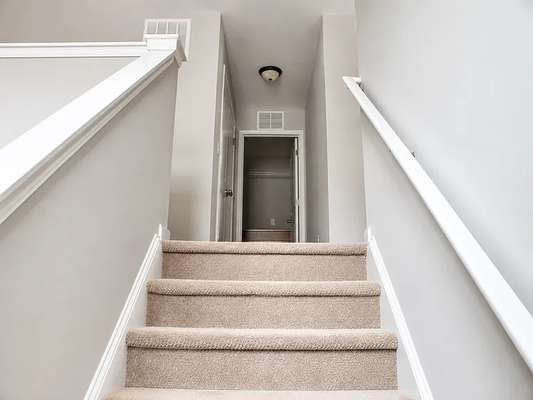 104 Isabella Ct — Photo 15
