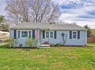 4 Bray Ln, Bristol, RI 02809