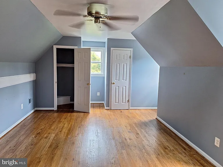 9078 Knoll Run Ln — Photo 24
