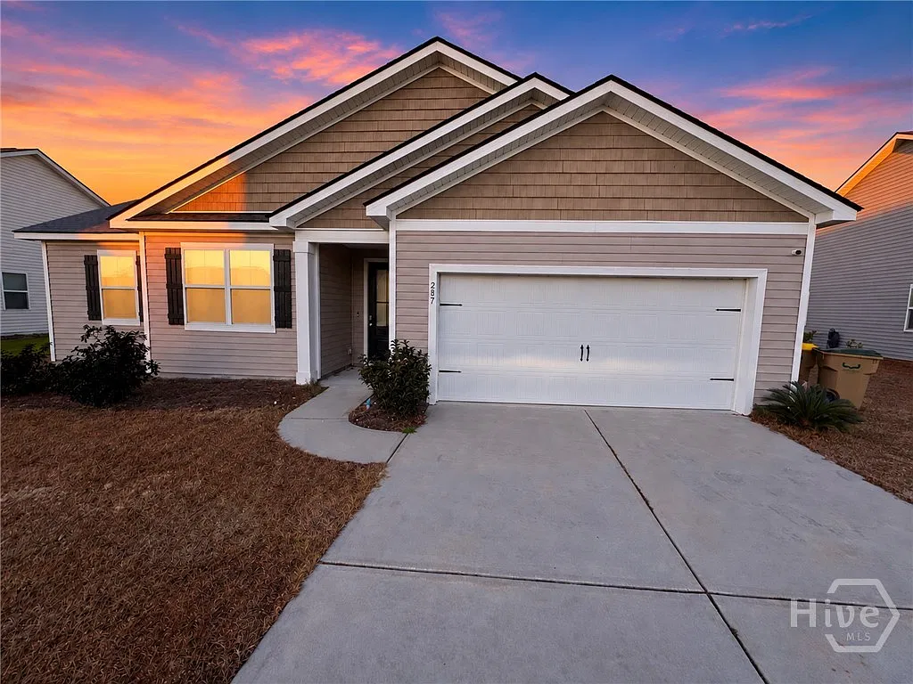 4 bed, 2.0 bath, 1928 sqft, $2,500 — Photo 2