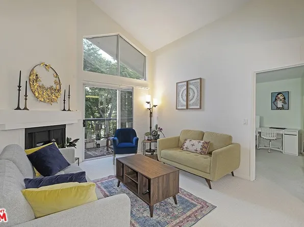 21550 Burbank Blvd APT 302, Woodland Hills, CA 91367