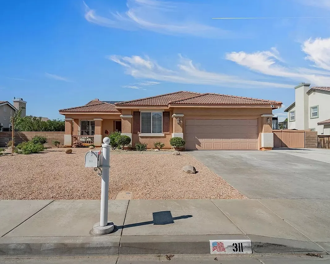 5 bed, 2260 sqft, $3,700 — Photo 1