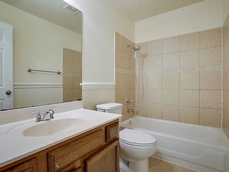 17004 Bishopsgate Dr — Photo 16