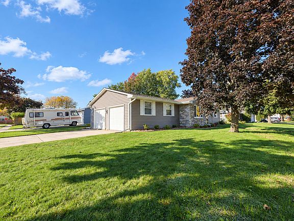 3rd image of 1020 Star St