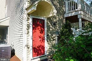 3rd image of 2302 Yarmouth Ln