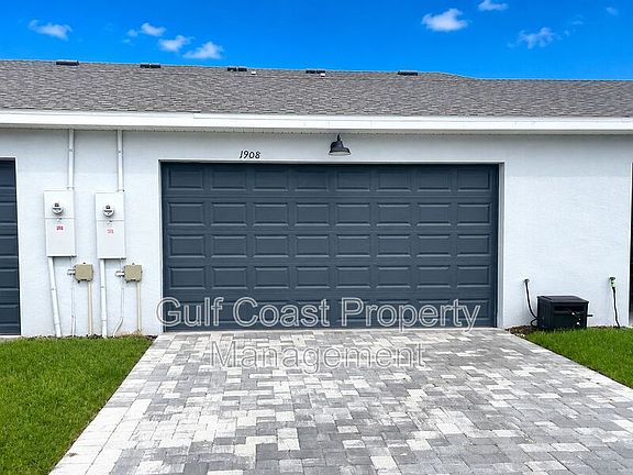2nd image of 1908 Swivel Ln