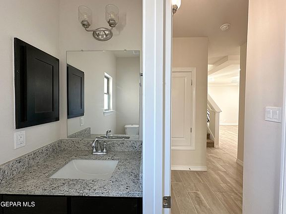 4th image of 713 Cedarwood Ave