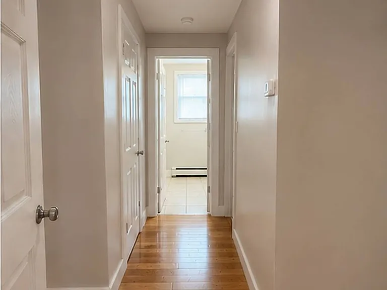 937 Main St #6 — Photo 3