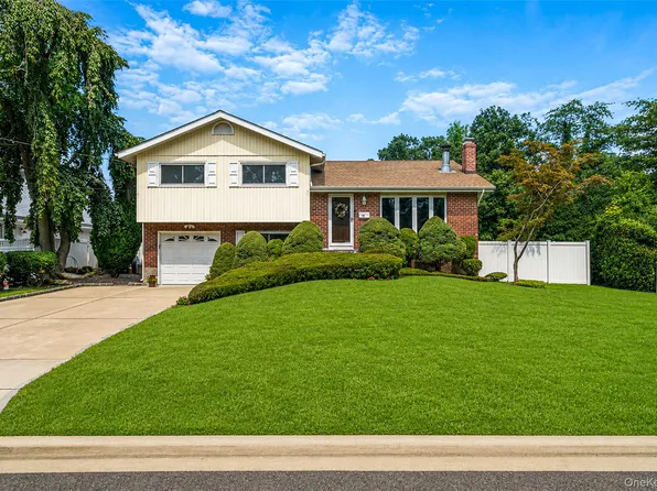 41 Orchard Street, Farmingdale, NY 11735