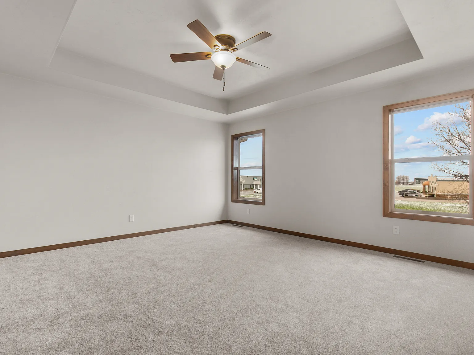 4 bed, 2.5 bath, 2150 sqft, $2,725 — Photo 4