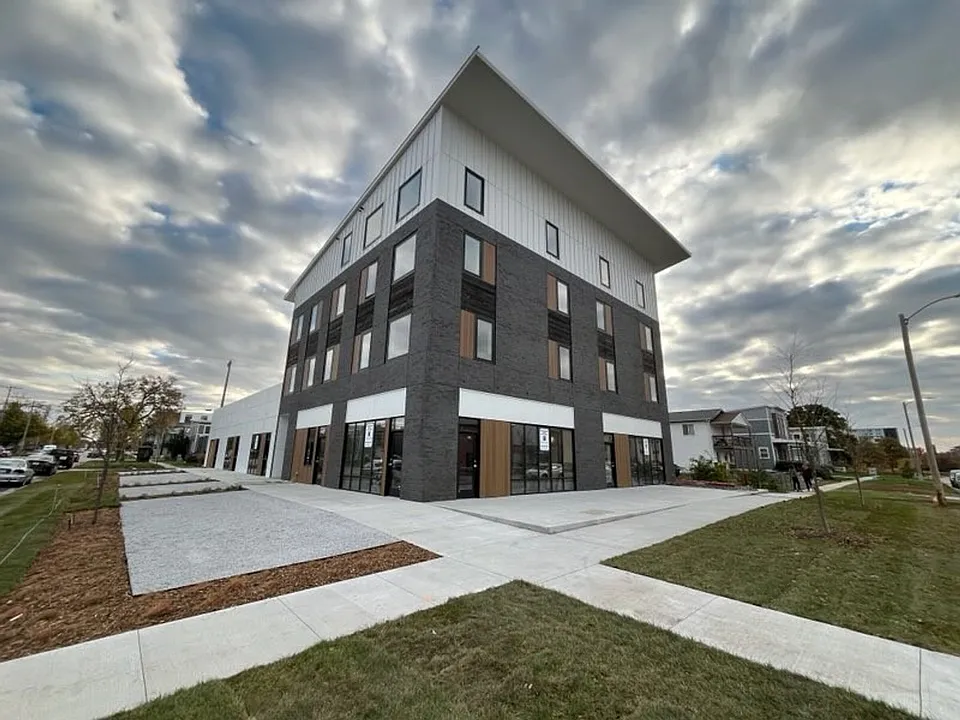 345 N 23rd St #201
