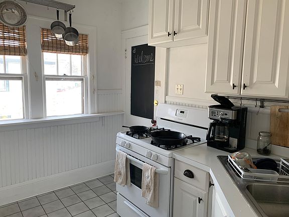 5th image of 2112 Hartford Ave