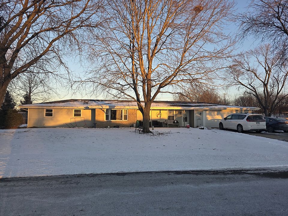 1st image of 2209 Loganberry St