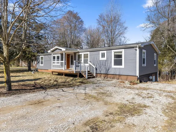 8878 River Valley Rd, Brighton, MI 48116
