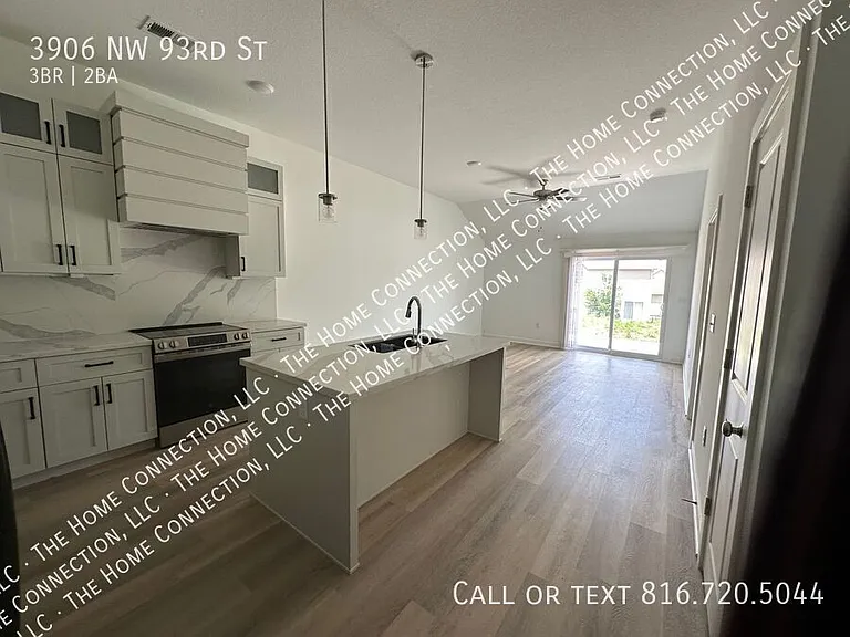 3906 NE 93rd St — Photo 9
