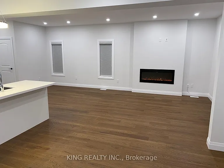 1316 Honeywood Dr #UPPER — Photo 5