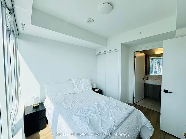 319 Jarvis St #1101 — Photo 27