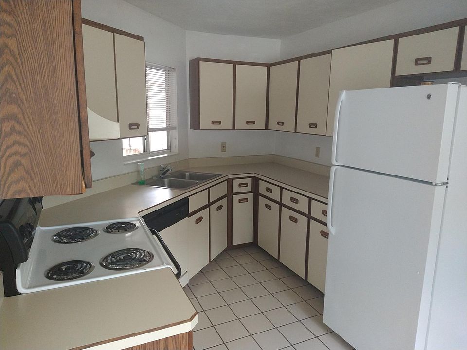 1st image of 1 Braddock Ln #Ab