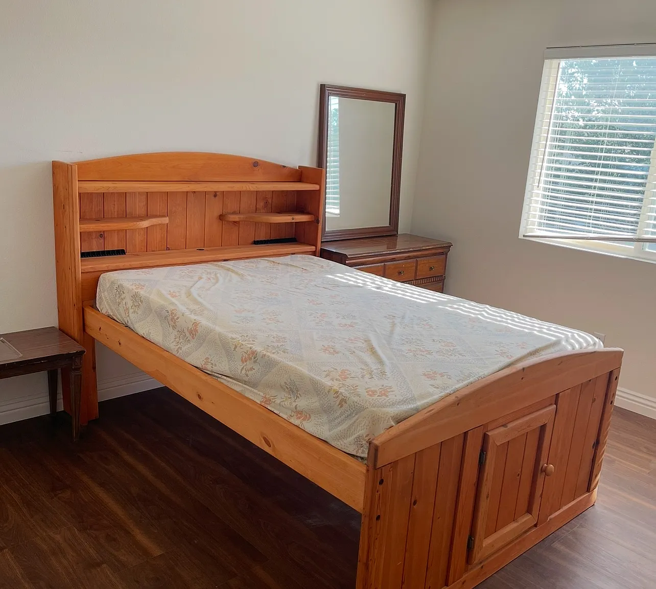 1 bed, 260 sqft, $900 — Photo 1