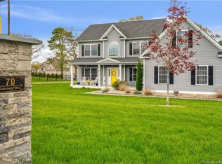 70 Oakmont Way, Southington, CT 06489