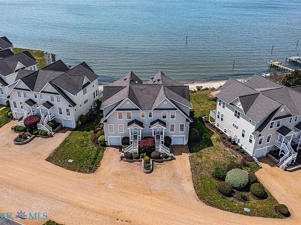 1st image of 564 Riverside Dr