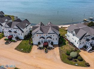 564 Riverside Dr, Lancaster, VA 22503