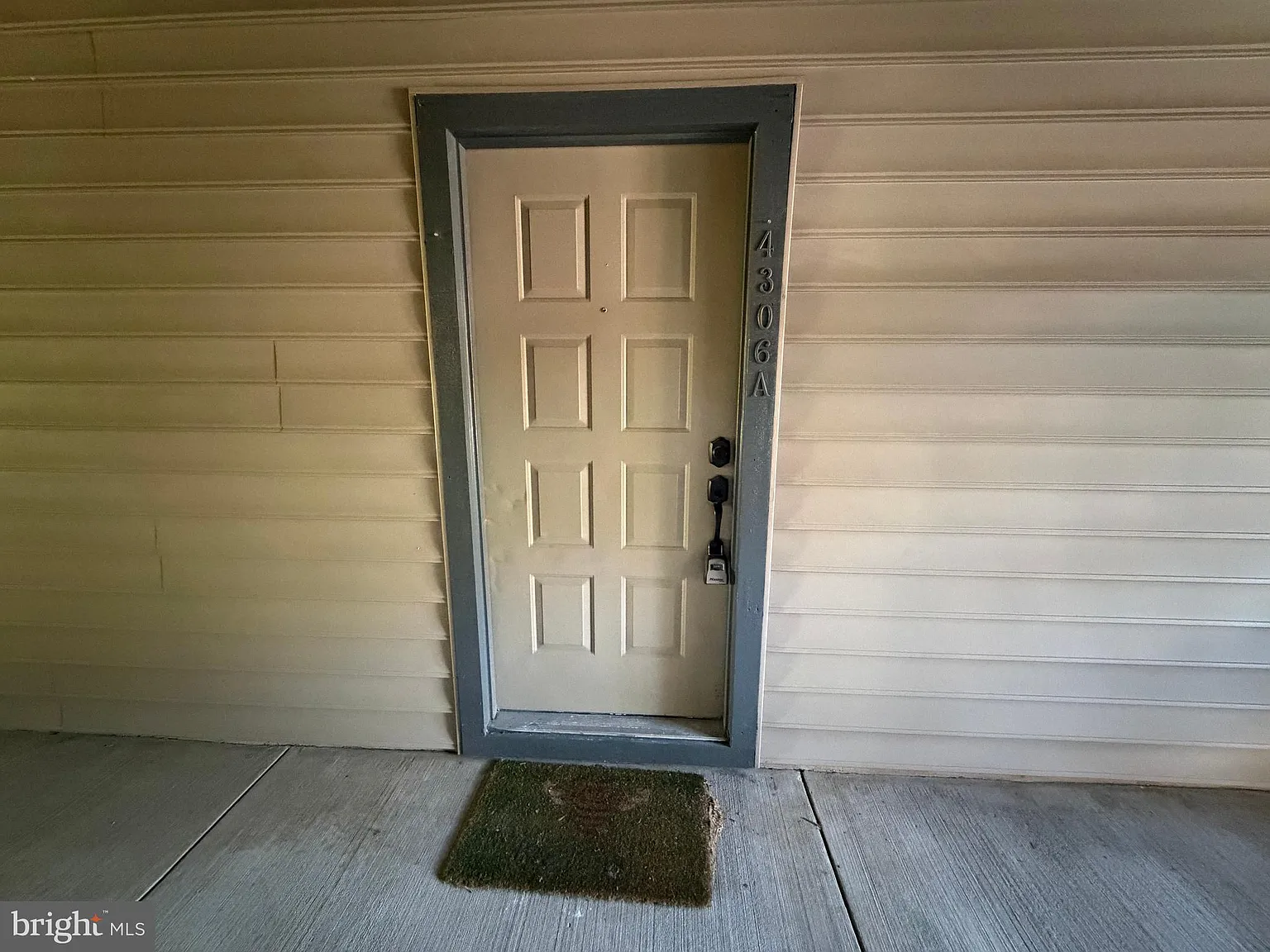 1 bed, 944 sqft, $1,975 — Photo 2