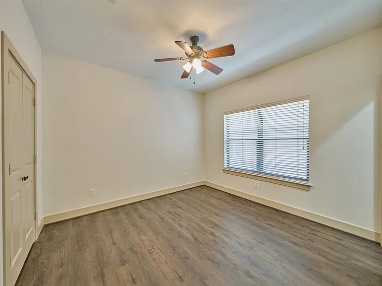 2422 Navigation Blvd #E — Photo 26