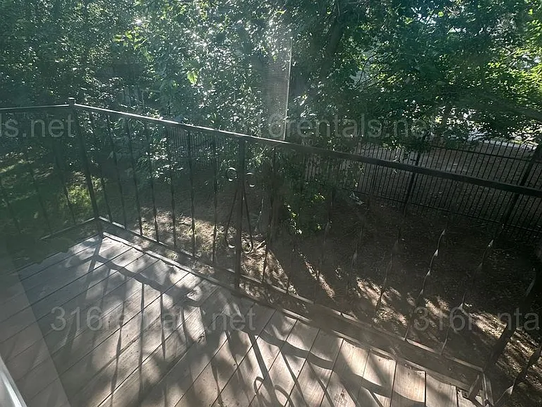 359 E Marion Ct — Photo 7