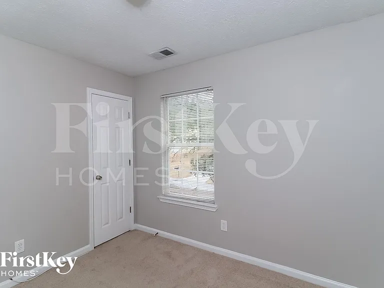 1118 Summerstone Trce — Photo 12