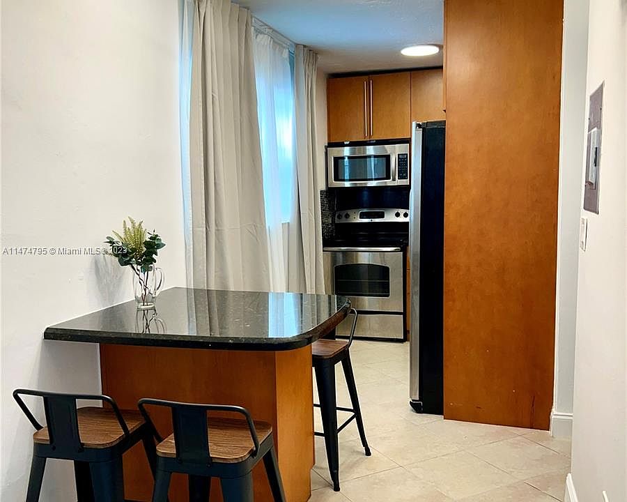 2nd image of 919 Michigan Ave APT 1