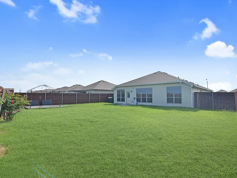 1250 Lakeway Crossing Dr — Photo 18