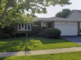 2000 Cherokee Dr, West Chicago, IL