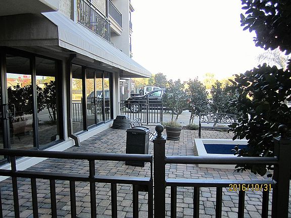 FRONT COURTYARD TO BLDG