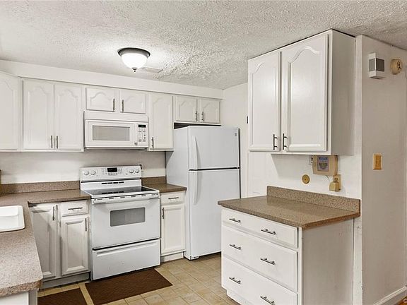 3rd image of 4968 Finnegan Ct