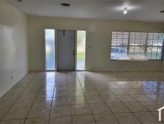 483 W Melrose Cir — Photo 3