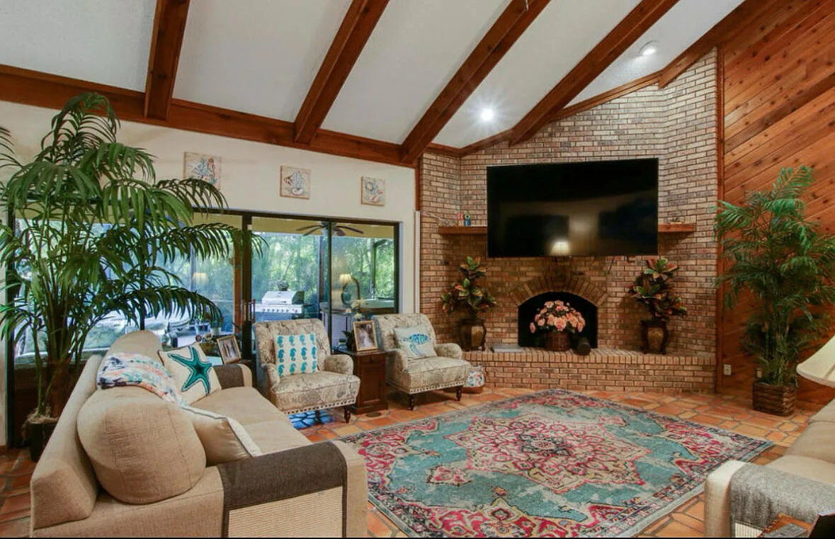 4 bed, 3.0 bath, 3373 sqft, $3,850 — Photo 3